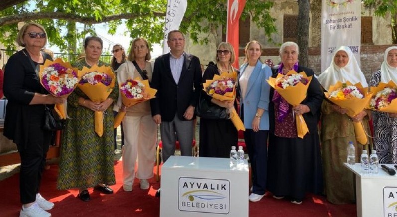 Anneler Günü’nde Srebrenitsa anneleri katliamı anlattı