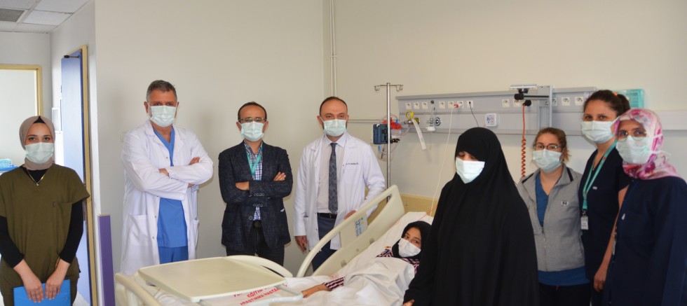 Annesinin böbreği ile hayata tutundu
