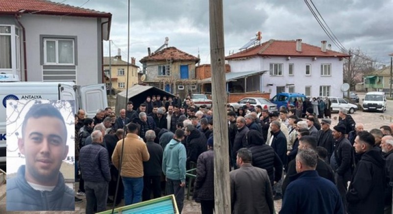 Antalya'daki silahlı kavgada ölen genç toprağa verildi