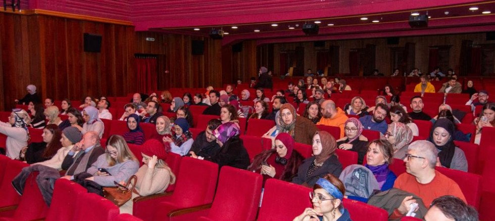 Artık pazar günleri kimseye söz vermeyin; Çünkü Tayyare Sineması var