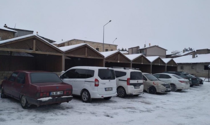 Aşırı soğuklar pazar yerini boş bıraktı