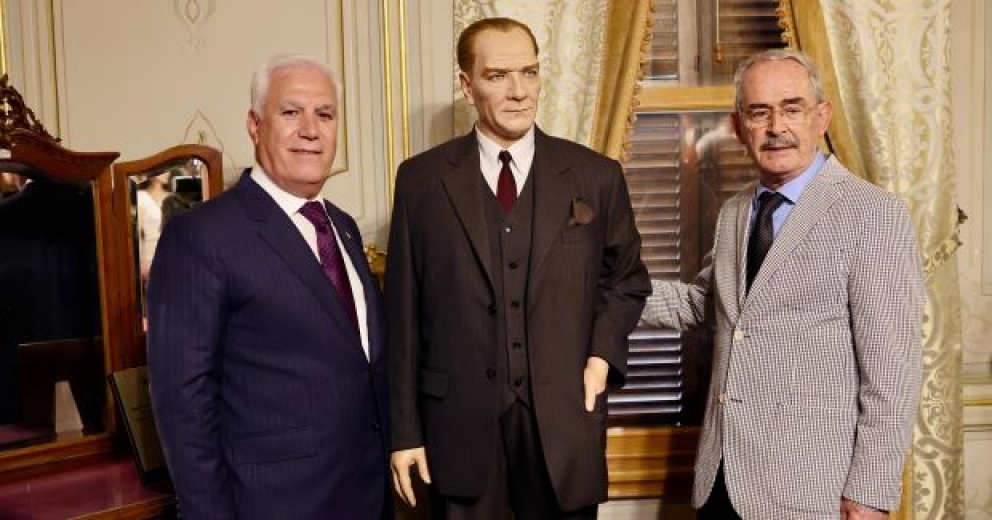 Atatürk’ün balmumu heykeli, Hünkâr Köşkü’nde