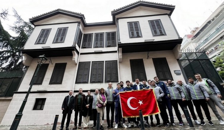 Atatürk'ün doğduğu evini ziyaret ettiler