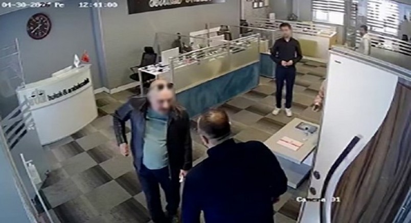 Avukata bıçakla saldıran şahıs tutuklandı