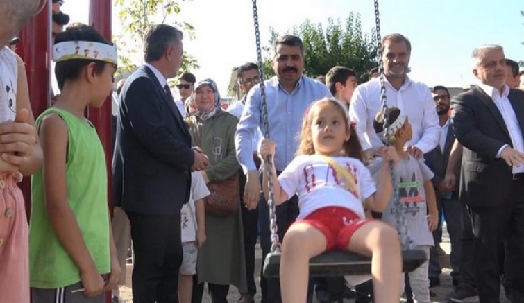 Ayçiçeği Çocuk Parkı hizmete açıldı