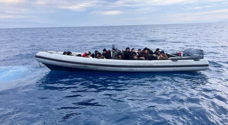 Aydın açıklarında göçmen operasyonu