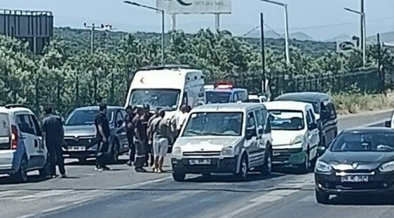 Ayvalık’ta Kozak kavşağında zincirleme kaza