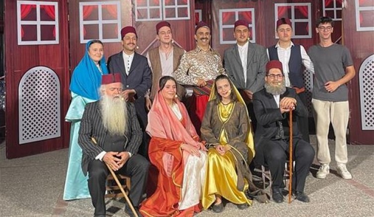 Ayyar Hamza Çarşı Meydanında