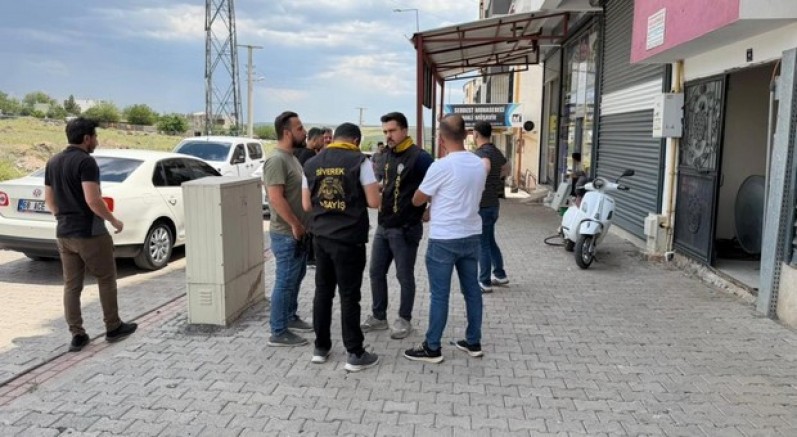 Baba, eşi ve kızını silahla yaraladı
