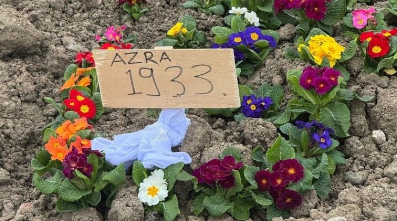 Babası tarafından öldürülen kız çocuğu toprağa verildi
