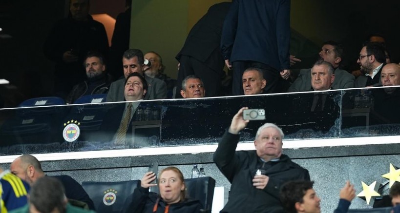 Bakan Bak, Fenerbahçe-Nottingham Forest maçını takip etti