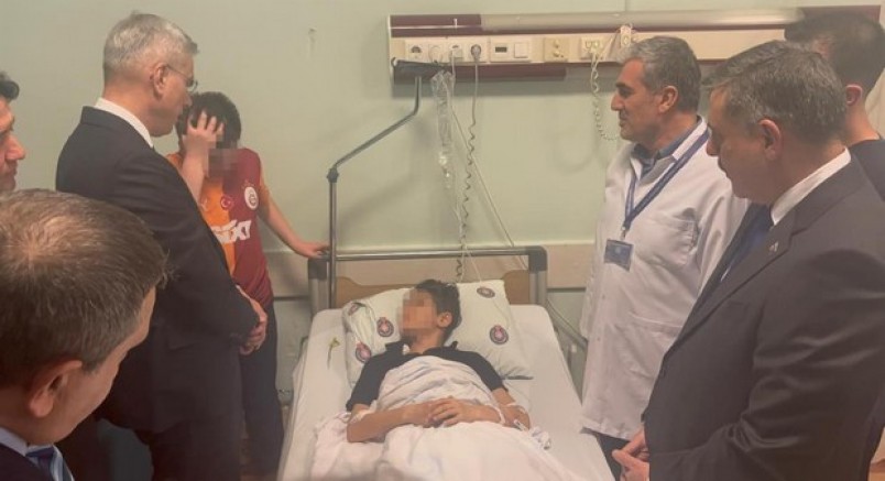 Bakanlar yaralı öğrencileri ziyaret etti