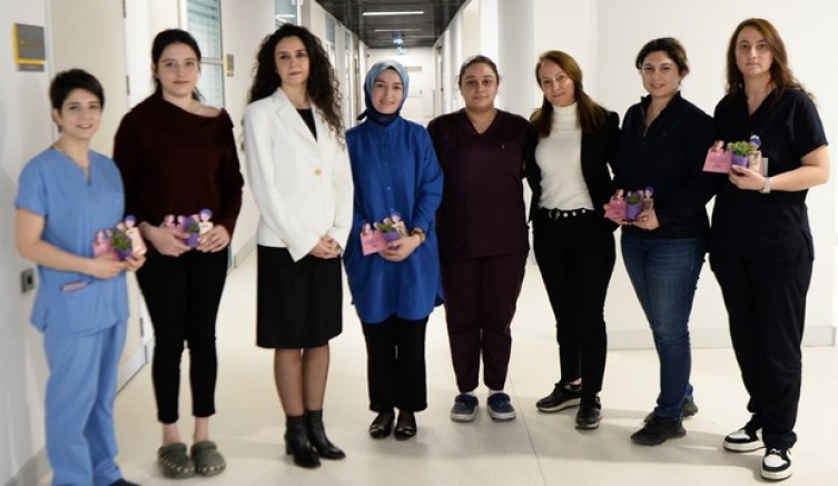 Bakıma muhtaçların kahramanı kadınlar