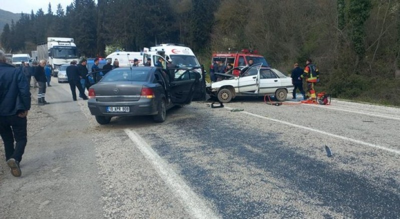 Balıkesir'de trafik kazası: 7 yaralı