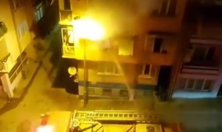 Balkonda yangın paniği