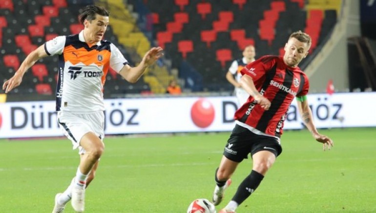 Başakşehir'den son maç önemli galibiyet