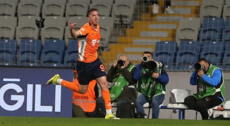 Başakşehir farklı kazandı: 4-0