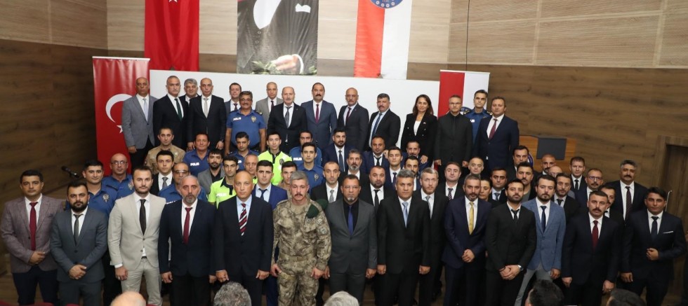 Başarılı emniyet personeli ödüllendirildi