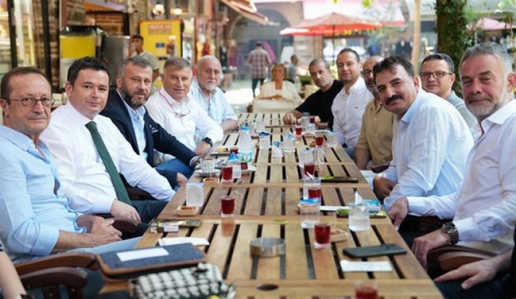 Başkan Aydın güne esnaf ziyareti ile başladı