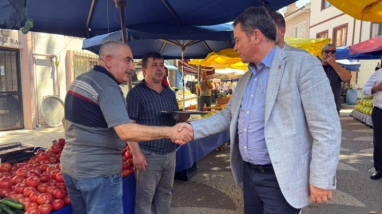 Başkan Aydın pazara indi, vatandaşla dertleşti