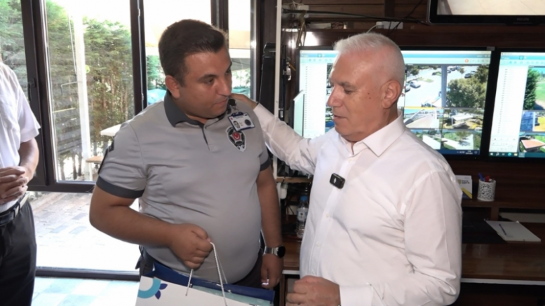 Başkan Bozbey'den hayat kurtaran güvenlikçiye ödül!