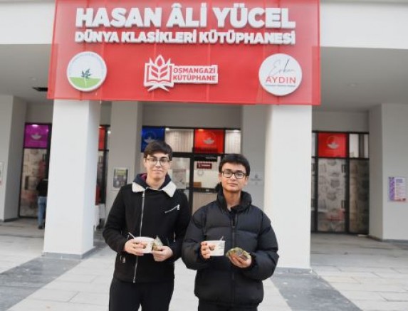 Başkan Erkan Aydın’dan öğrencilere çorba jesti