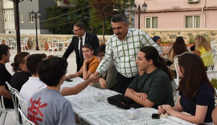Başkan Yılmaz gençlerle buluştu