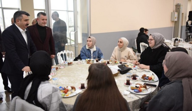 Başkan Yılmaz kahramanlarla buluştu