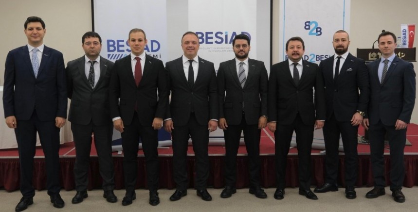 BESİAD'da Başkan Sinan Topuk güven tazeledi