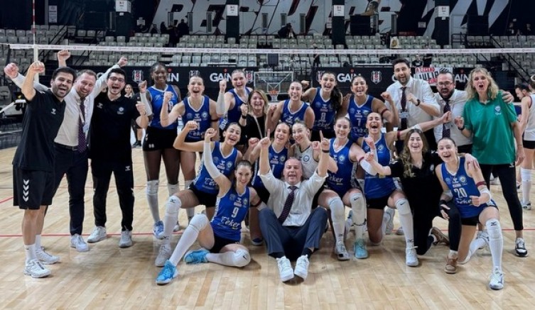Beşiktaş’ı set vermeden geçtiler