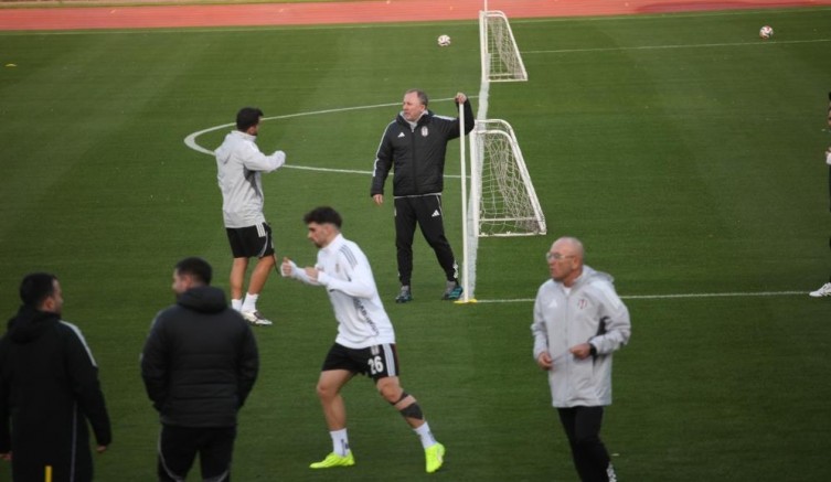 Beşiktaş'ta çalışmalarını Antalya'da sürdürdü