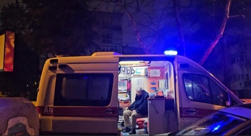Beşiktaş'ta yangın paniği: 2 kişi dumandan etkilendi