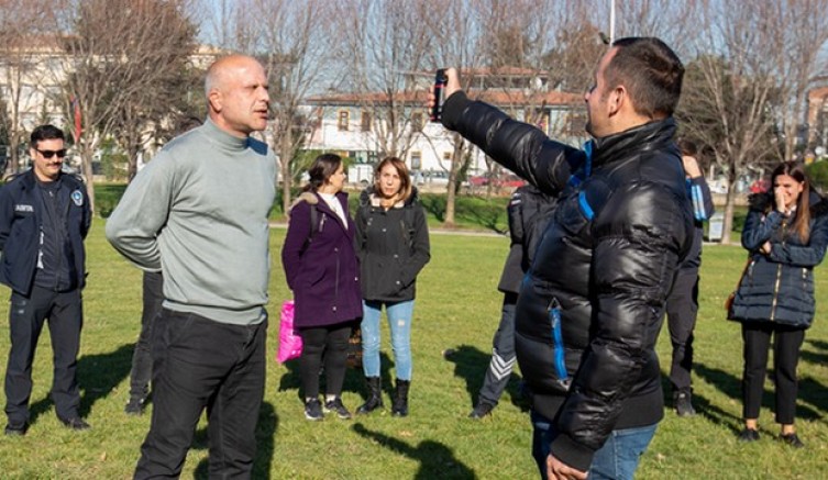 Biber gazının etkisini önce kendileri test etti