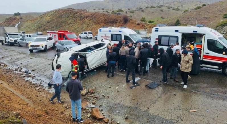 Bingöl’de trafik kazası : 4 yaralı