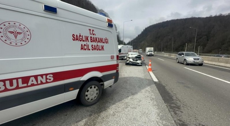 Bolu Dağı Tüneli'nde kaza: 2'si çocuk 4 yaralı
