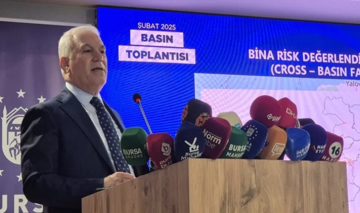 Bozbey, kentsel dönüşüm projelerini açıkladı
