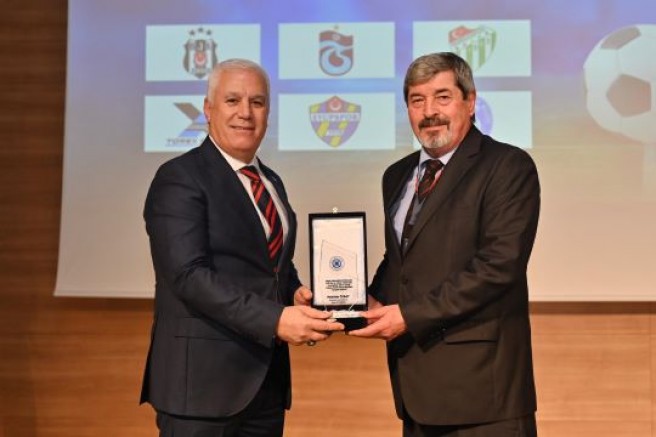 Bu onur Mustafa Bozbey'in