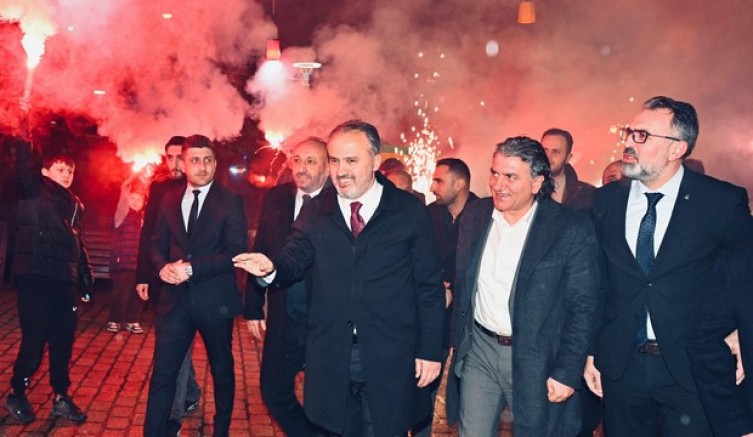 Bugünü imar ediyor, geleceği inşa ediyoruz