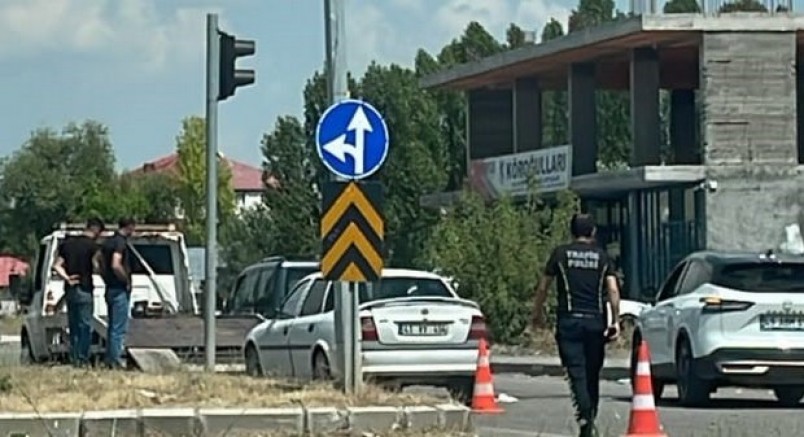 Bulanık’ta trafik kazası: 3 yaralı