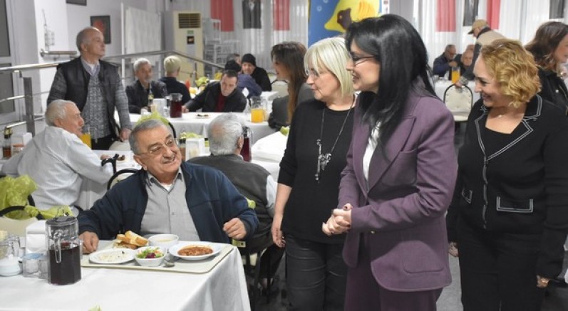 Bursa BUSADER'den anlamlı iftar