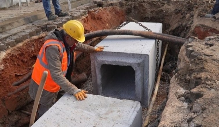 Bursa Büyükşehir Belediyesi ilçelerdeki altyapı sorununu hallediyor
