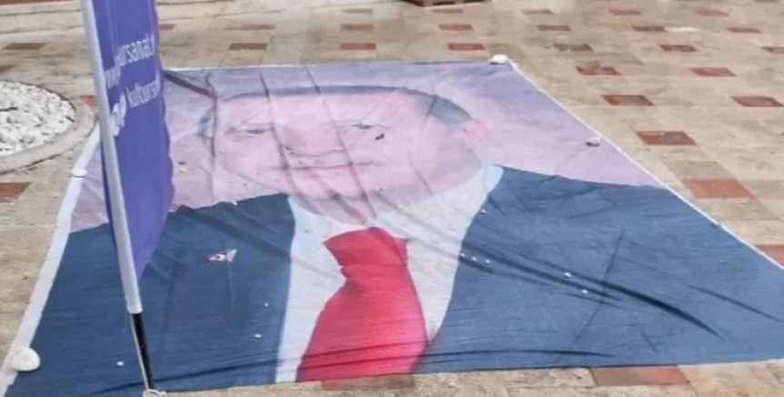 Bursa Büyükşehir Belediyesi'nden Erdoğan posteri açıklaması