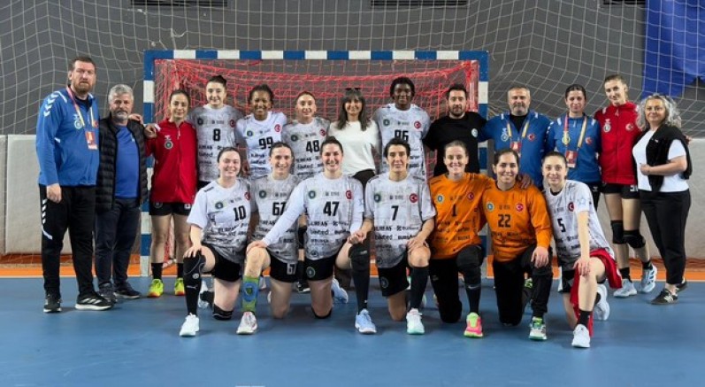 Bursa Büyükşehir Belediyespor zorlanmadan kazandı