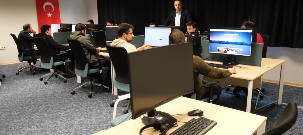 Bursa Büyükşehir'den gençlere bir hizmet daha; Dijital Gençlik Merkezi açıldı