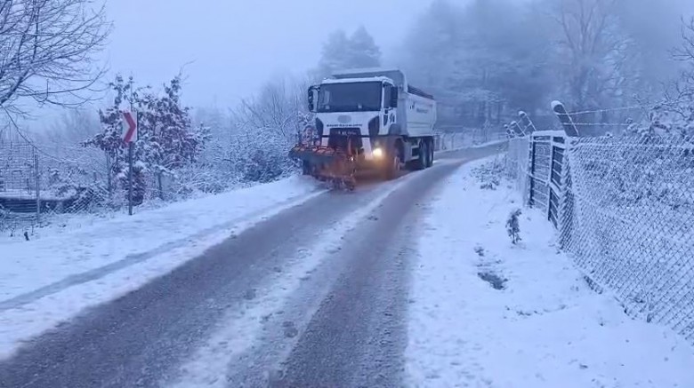 Bursa Büyükşehir'den kar mesaisi