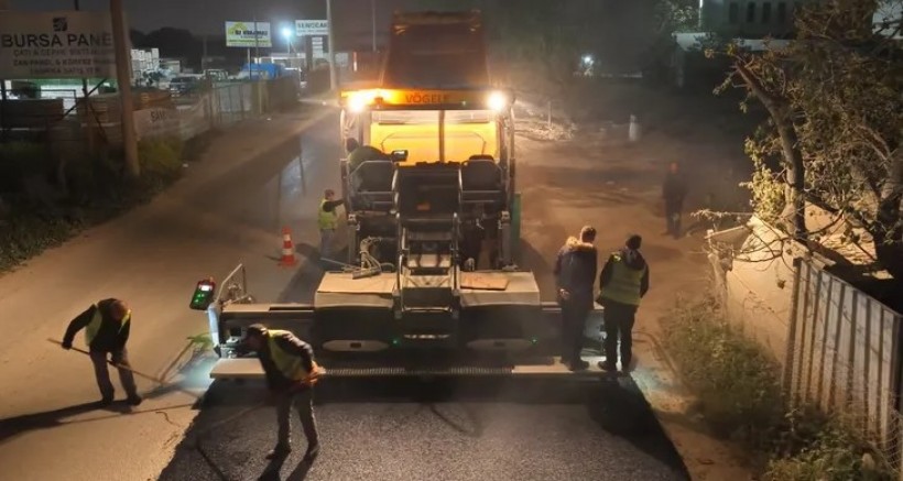 Bursa Büyükşehir gece mesaisinde