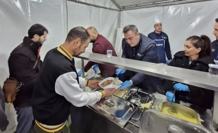 Bursa Büyükşehir iftarda binlerce kişiyi ağırlıyor!