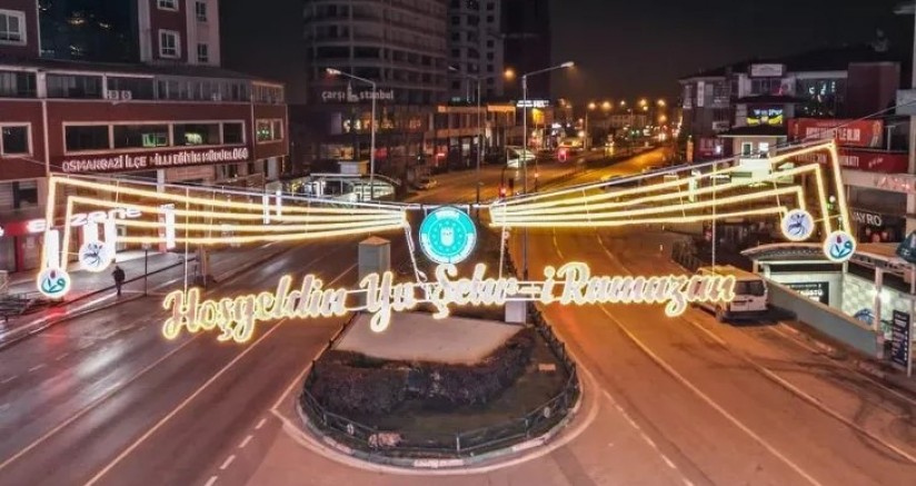 Bursa caddeleri Ramazan'a özel hazırlandı