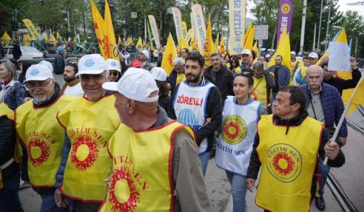 Bursa'da 1 Mayıs'ı işçiler bakın nasıl kutladı