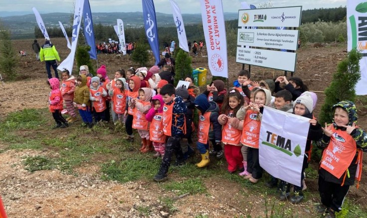 Bursa'da 10 bin fidan toprakla buluştu